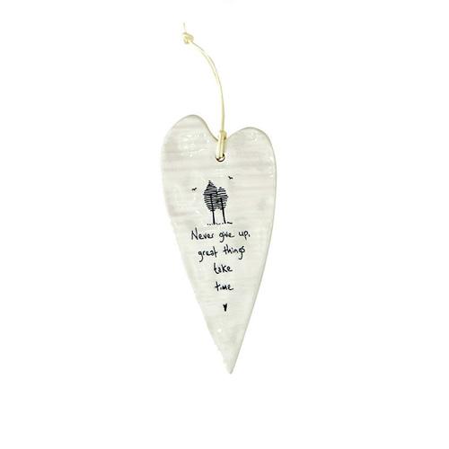 Wobbly Long Heart Hang Tag: Never Give Up